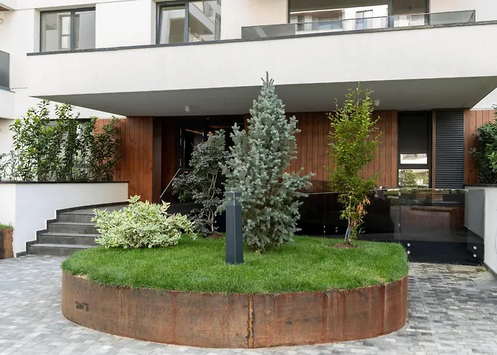 Stylish 1Br Apartment With Balcony In Vibrant Business Area Bucureşti